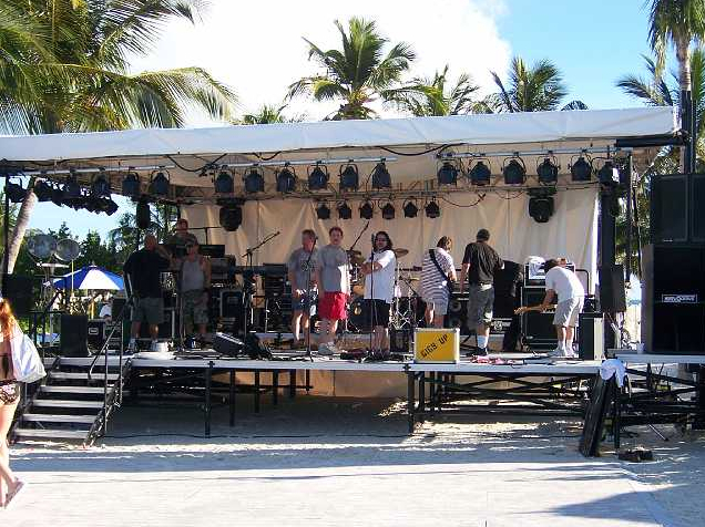 Skycoasters Beach gig